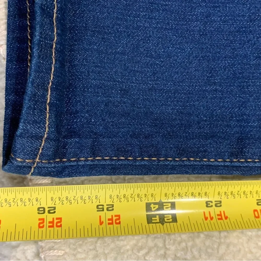 724 Hi Rise Straight Levi’s Jeans NWT